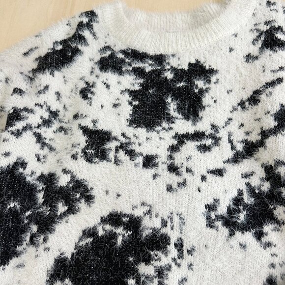 BB Dakota Steve Madden Fuzzy Thick Sweater Women's M Heavy Warm Graphic White - Picture 2 of 7